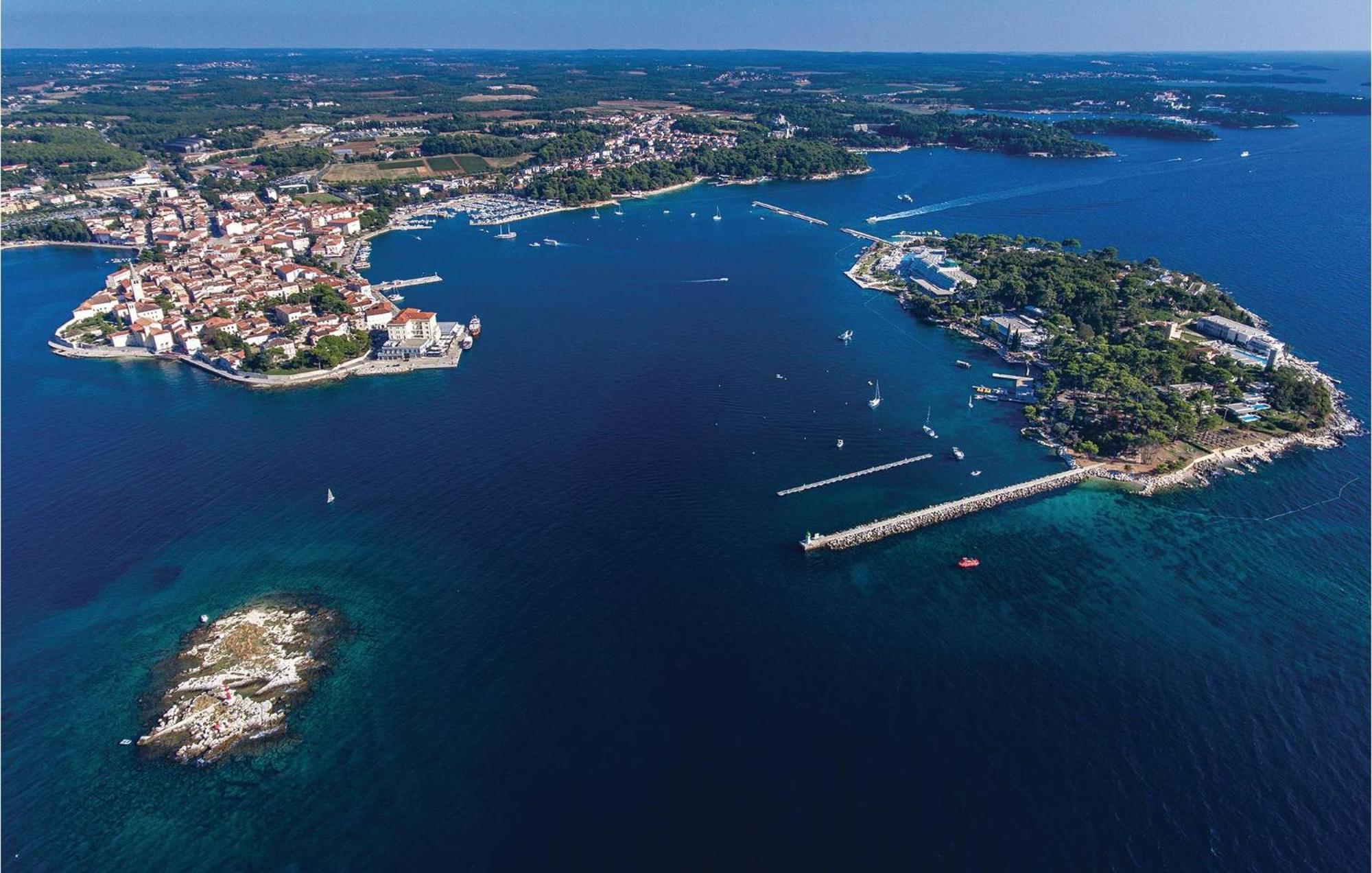 Amazing Apartment In Porec With Wifi Exterior photo